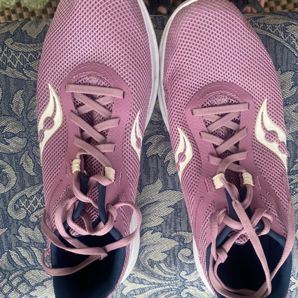 Saucony Women's Mauve Mesh Running Shoes with White Logo